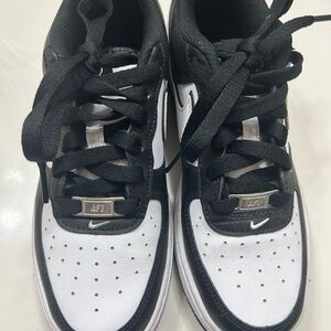 Nike Kids Black and White Sneakers